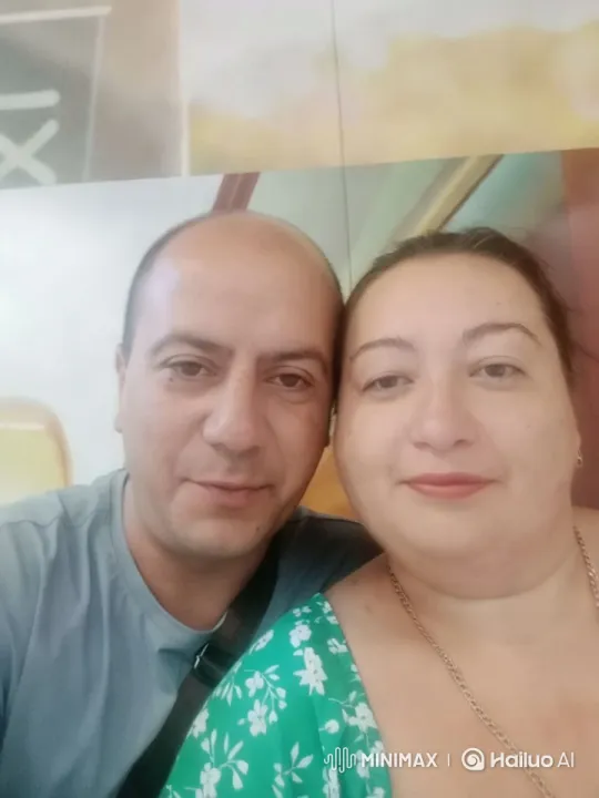 Couple's Intimate Kiss in Pastel-Hued Scene – AI Generated Video | Hailuo AI