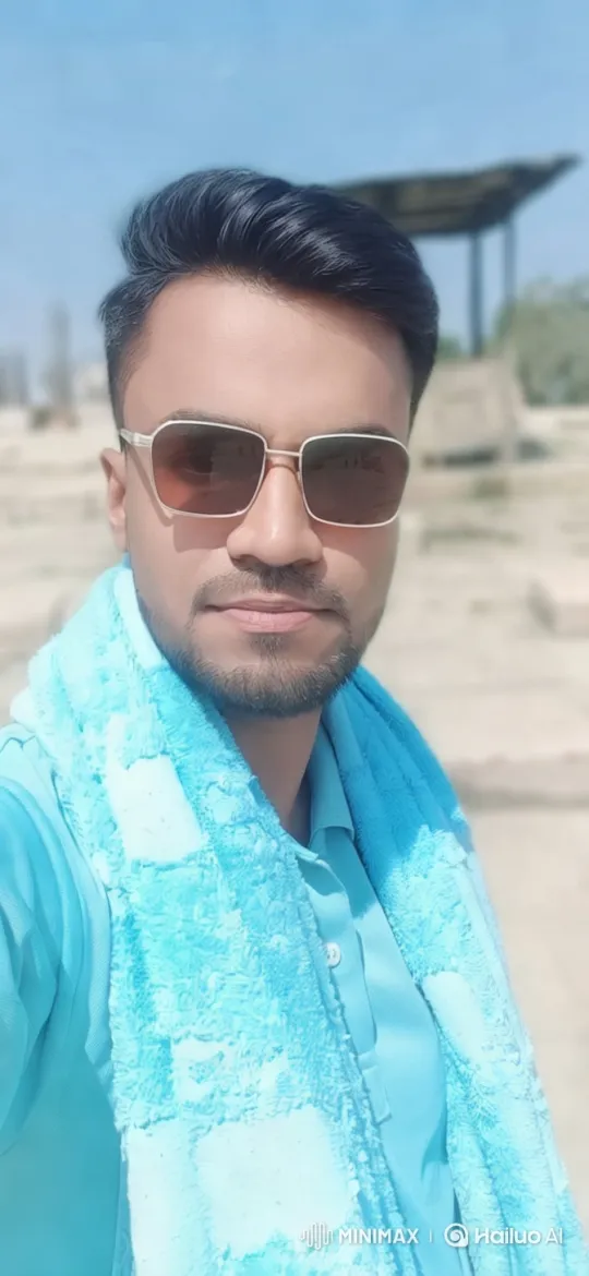 Man Observes Majestic Tiger Amidst Ancient Ruins – AI Generated Video | Hailuo AI