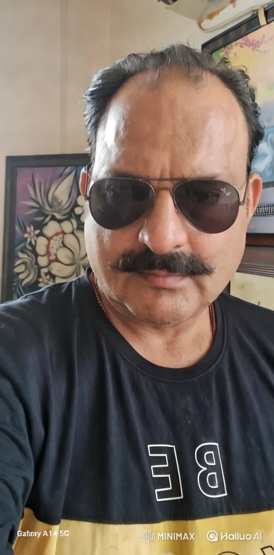 Artistic Portrait with Floral Background – AI Generated Video | Hailuo AI