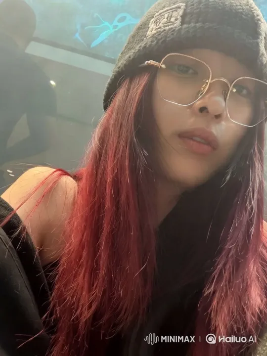 Aesthetic Portrait: Redhead Smoking with Ethereal Smoke – AI Generated Video | Hailuo AI