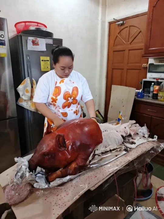 Kitchen Aesthetic: Dancer's Apron and Roasted Pig – AI Generated Video | Hailuo AI