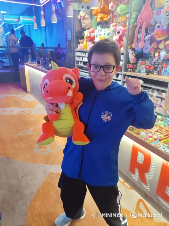 Transformation of a Young Person into Spice in an Arcade Setting – AI Generated Video | Hailuo AI