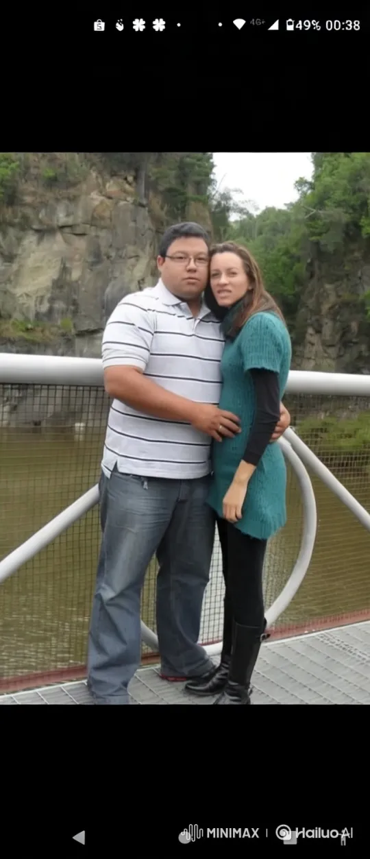 Couple Tangoes on Bridge with Scenic Backdrop – AI Generated Video | Hailuo AI