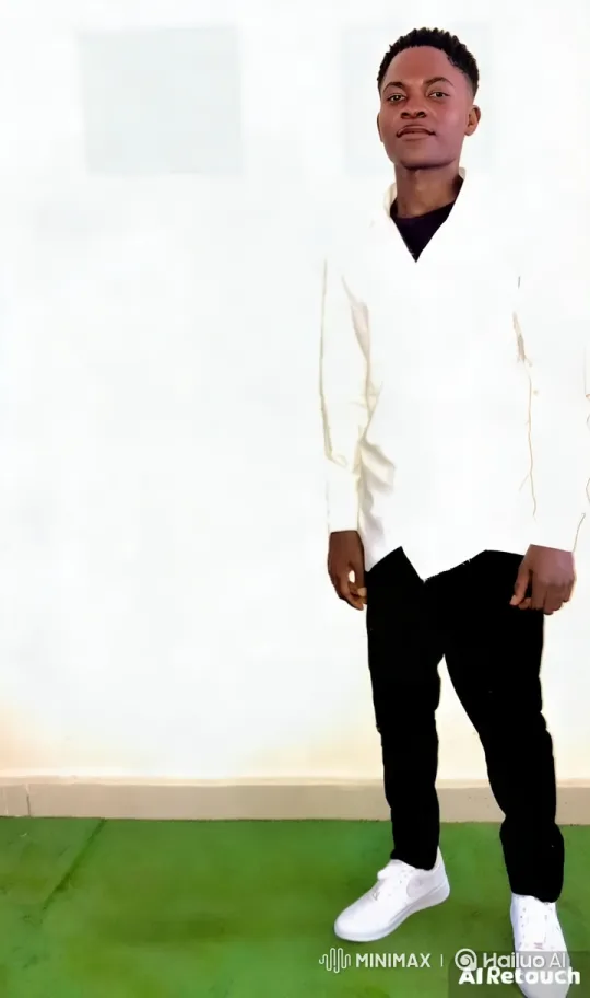Minimalist Aesthetic: Young Man in Crisp Attire – AI Generated Video | Hailuo AI