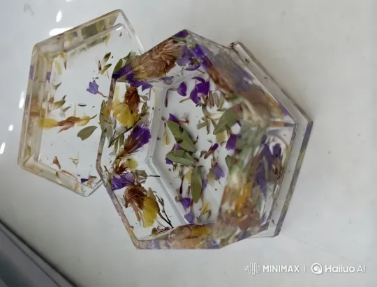 Transformation of Flowers: From Resin to Vibrant Bouquet – AI Generated Video | Hailuo AI