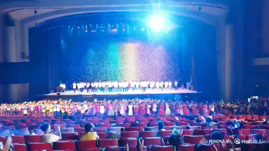 Malaysian Concert Finale: Dance, Confetti, and Cheering Crowd – AI Generated Video | Hailuo AI