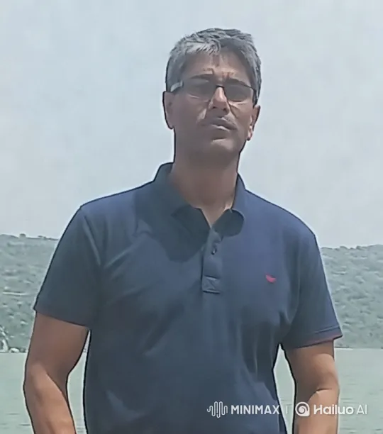Man and Lion Engage in Dramatic Standoff – AI Generated Video | Hailuo AI