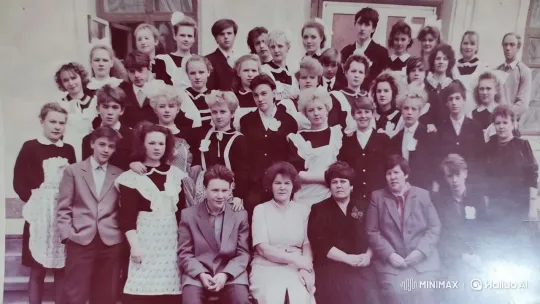 Formal Class Photo: A Journey Through Time and Growth – AI Generated Video | Hailuo AI