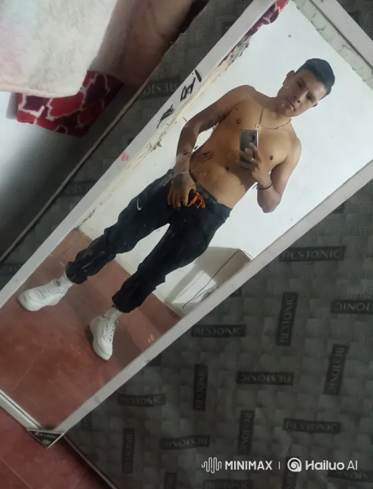 Tattooed Man in Reflective Room with Dynamic Smoke – AI Generated Video | Hailuo AI