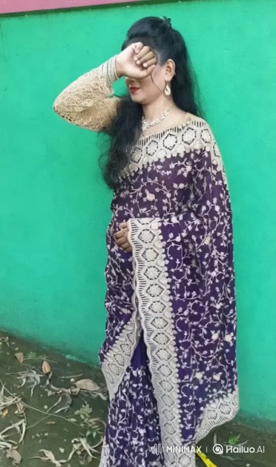 Woman in Purple Saree Showcases Elegant Style – AI Generated Video | Hailuo AI