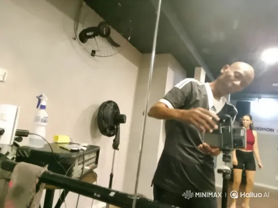 Gym Setting Video with Camera Adjustment and Dynamic Atmosphere – AI Generated Video | Hailuo AI