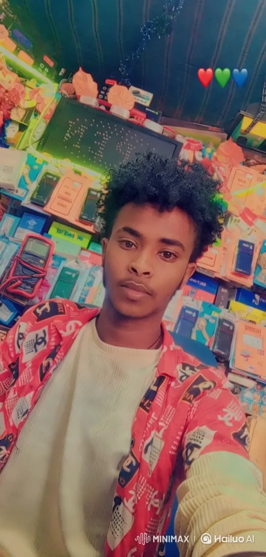 Vibrant Electronics Shop with Dynamic Camera Work – AI Generated Video | Hailuo AI
