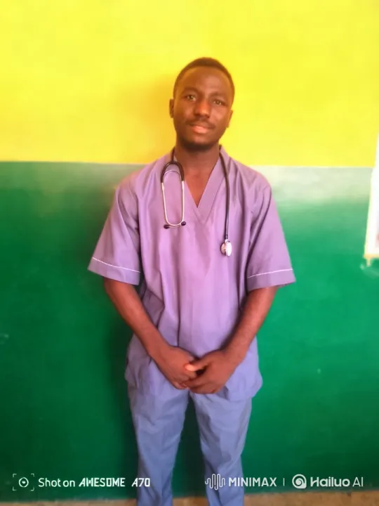 Doctor Educates on Reproductive Health in Vibrant Setting – AI Generated Video | Hailuo AI