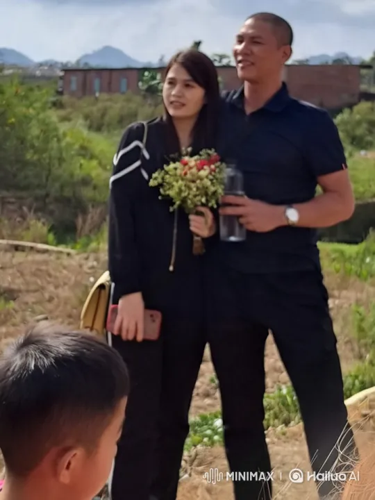 Couple's Intimate Moment in Rustic Nature Setting – AI Generated Video | Hailuo AI