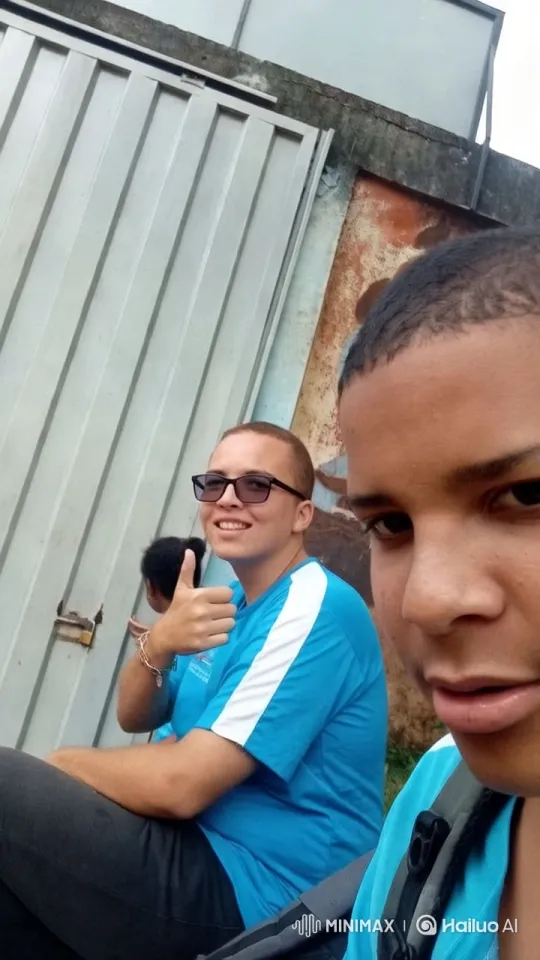 Urban Aesthetic: Boyfriends' Intimate Moment – AI Generated Video | Hailuo AI