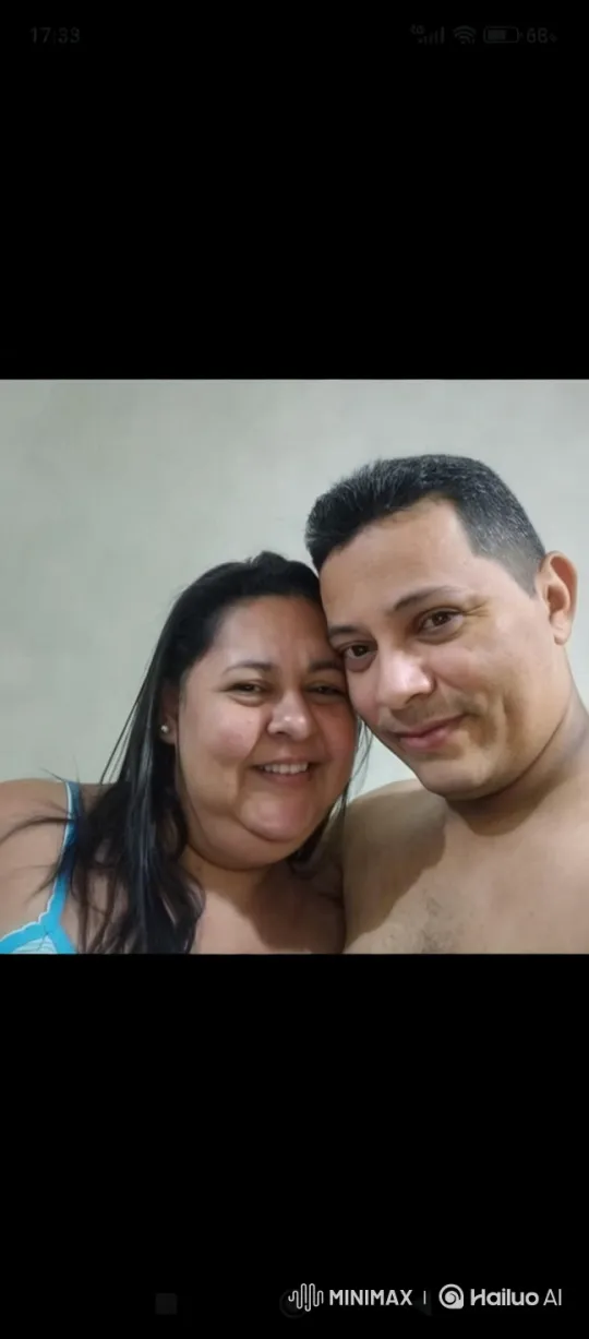 Couple's Intimate Kiss Captured in Close-up – AI Generated Video | Hailuo AI