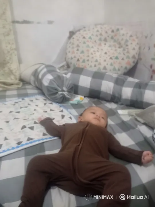 Baby Dancing in Cozy Bedroom Setting – AI Generated Video | Hailuo AI