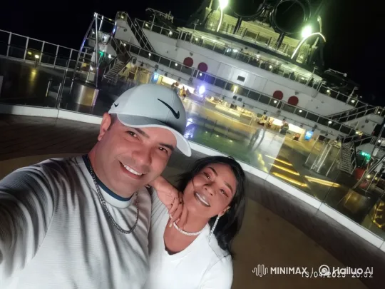 Luxurious Cruise Ship Romance Captured on Camera – AI Generated Video | Hailuo AI