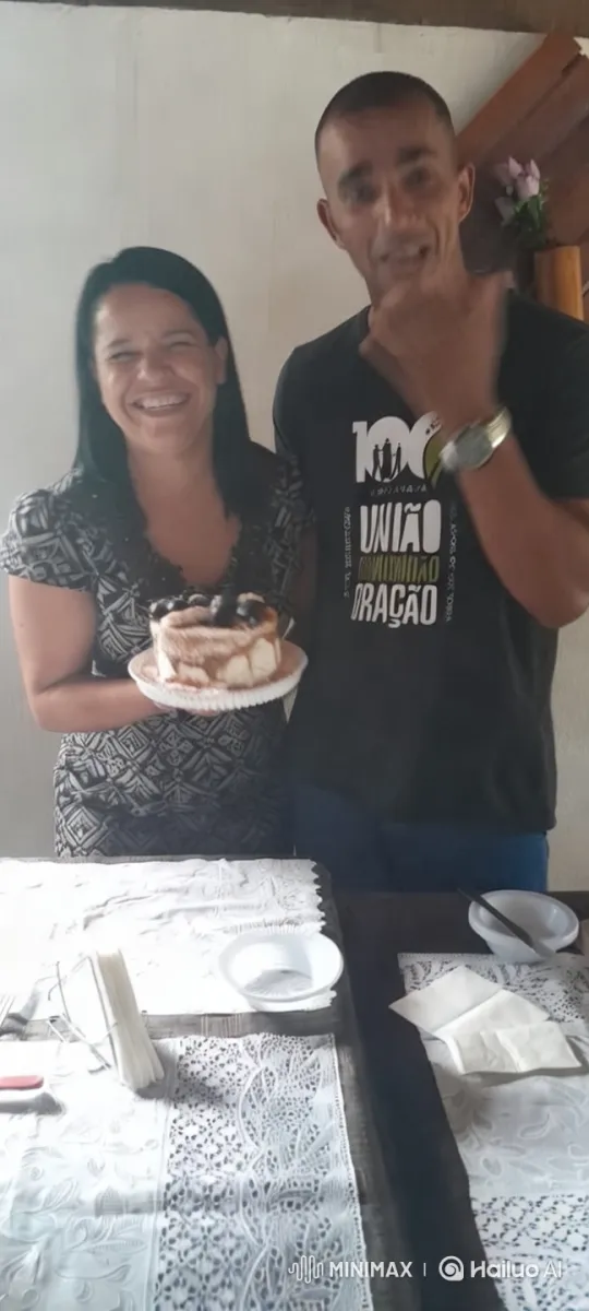 Couple Showcases Decorated Cake in Elegant Setting – AI Generated Video | Hailuo AI
