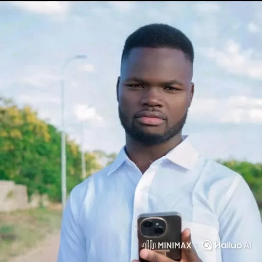Engaging Speaker in Serene Outdoor Setting – AI Generated Video | Hailuo AI
