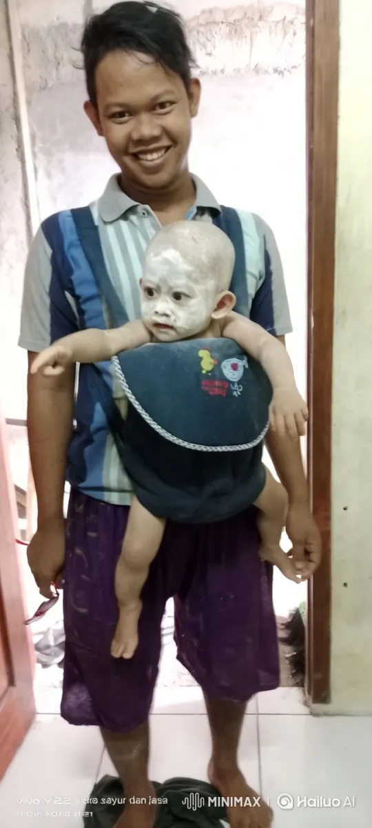 Dad Dancing with Baby in Striped Shirt – AI Generated Video | Hailuo AI