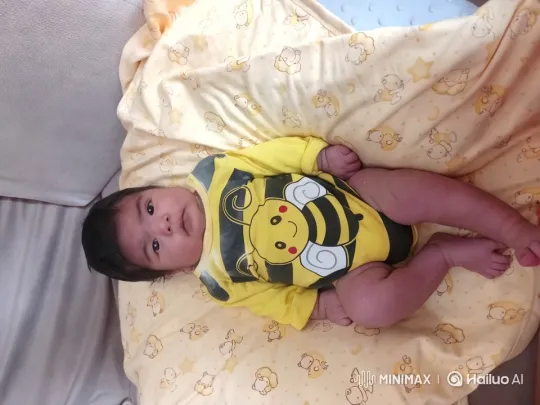 Baby Dancing in Bee Costume with Joyful Laughter – AI Generated Video | Hailuo AI