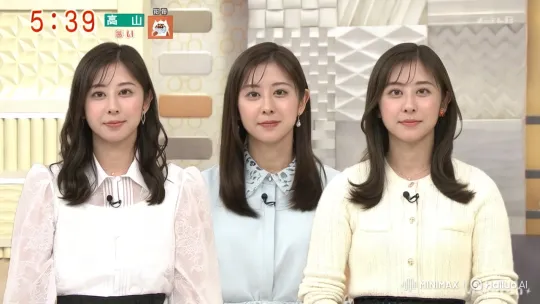 Three Women Embrace and Kiss in Elegant Studio Setting – AI Generated Video | Hailuo AI
