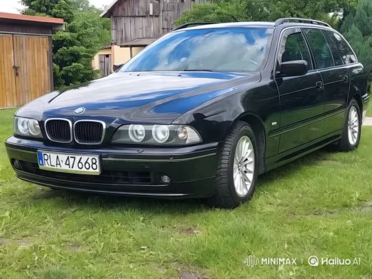 BMW Showcase: Dynamic Camera Angles on Lush Green Lawn – AI Generated Video | Hailuo AI