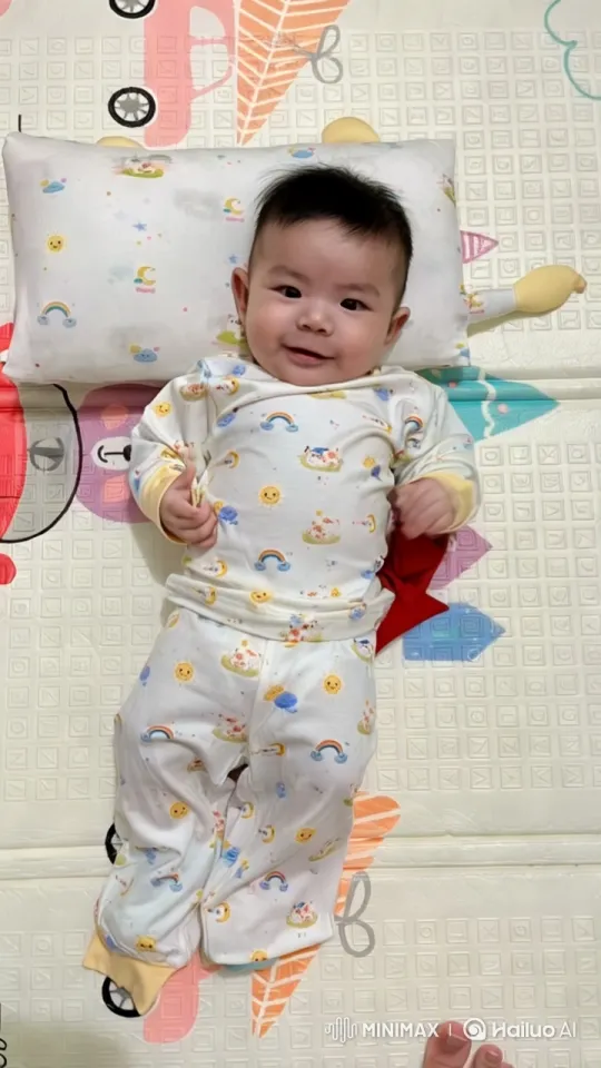 Baby Dancing Joyfully on Play Mat with Colorful Designs – AI Generated Video | Hailuo AI