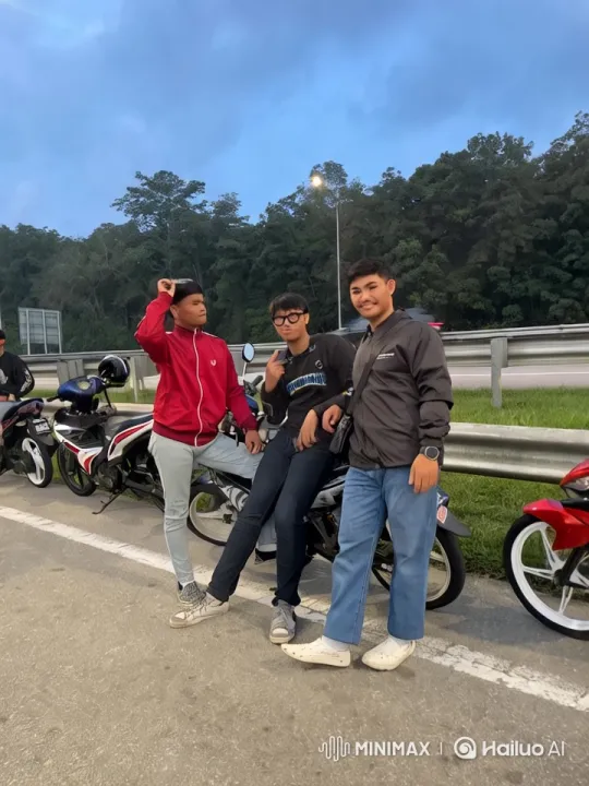Young Men Practice Kungfu by the Road in Serene Setting – AI Generated Video | Hailuo AI