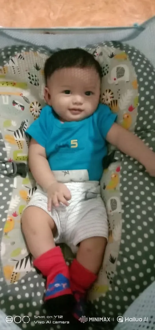 Baby Dancing in Colorful Seat with Aesthetic Camera Work – AI Generated Video | Hailuo AI