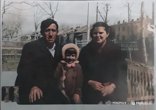 Family Portrait in Rustic Winter Setting – AI Generated Video | Hailuo AI
