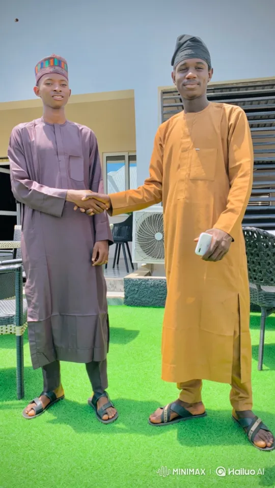 Young Men's Friendly Handshake Turns into Intense Fight – AI Generated Video | Hailuo AI