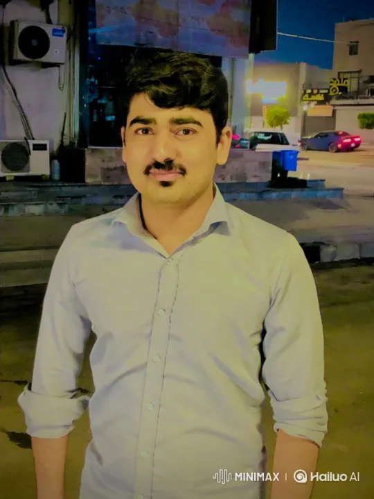 Fictional Interaction: Man Meets Trump Impersonator on Night Street – AI Generated Video | Hailuo AI
