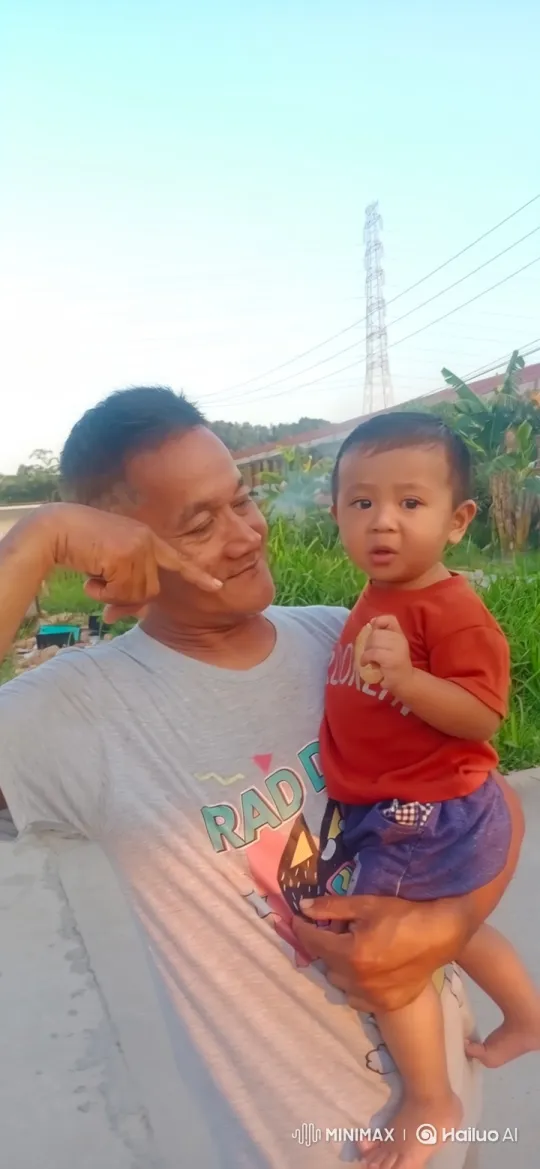 Baby Transforms into a Bee, Enjoys Flower Flight – AI Generated Video | Hailuo AI