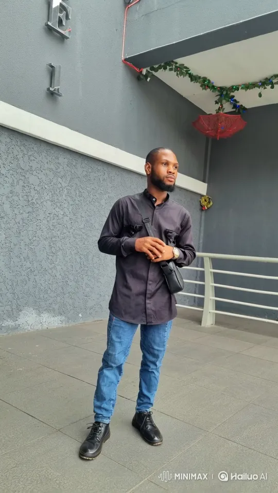 Man Enters 2021 Lexus ES 350 and Drives Off – AI Generated Video | Hailuo AI