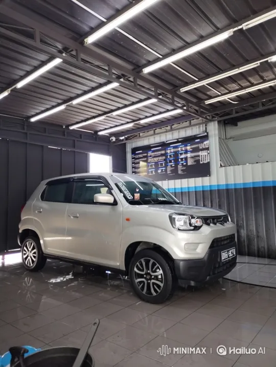 SUV Transforms with Smooth Hydraulic Lowering – AI Generated Video | Hailuo AI