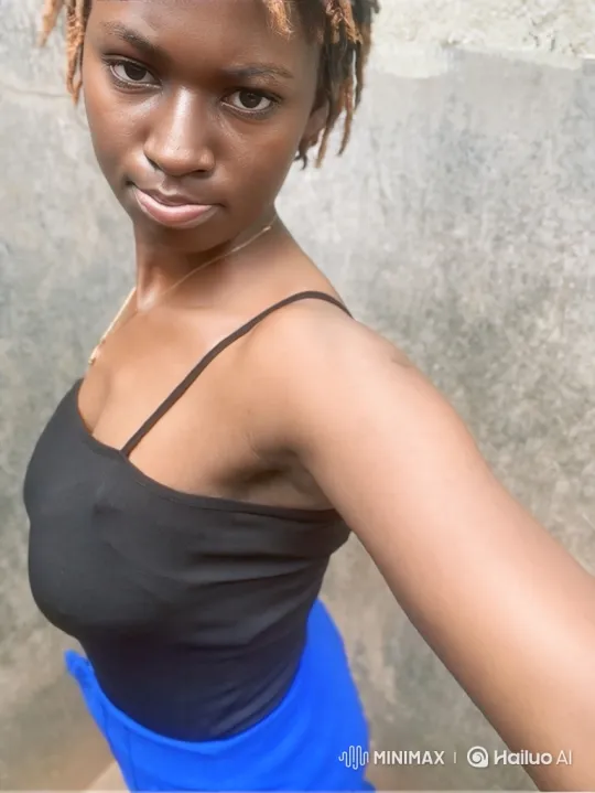 Young Woman Showcases 'Prado' Clothing Brand – AI Generated Video | Hailuo AI