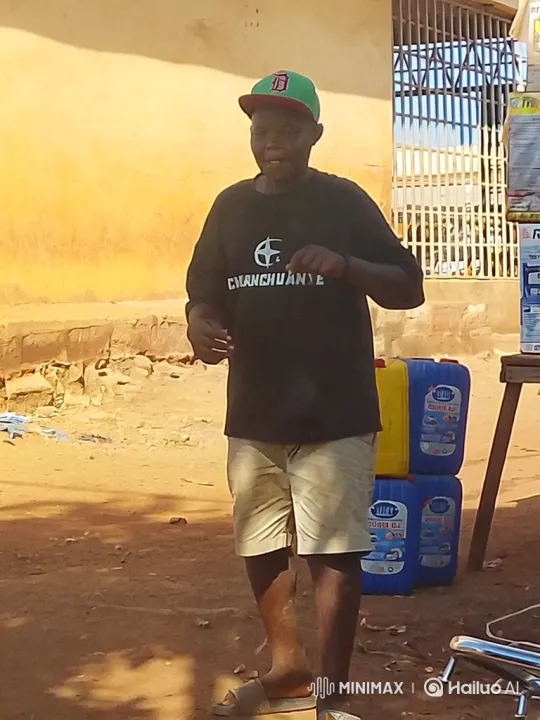 Young Man Discusses Enthusiastically Outdoors – AI Generated Video | Hailuo AI