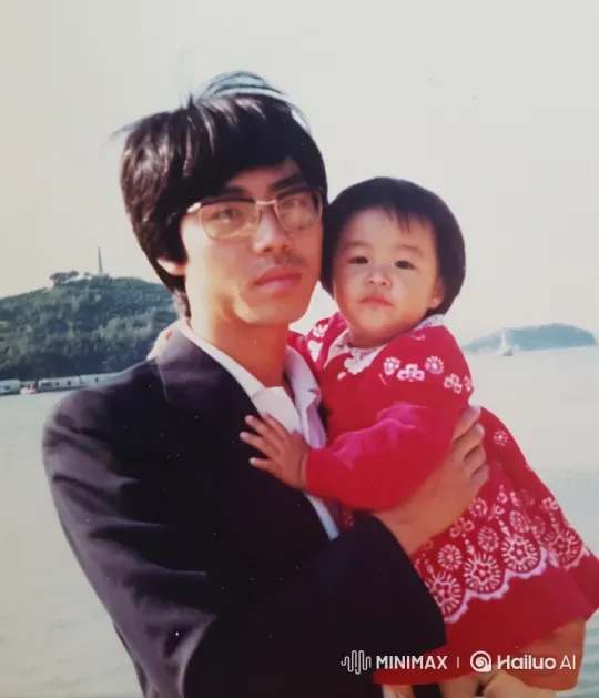 East Asian Father and Child Share a Tender Moment – AI Generated Video | Hailuo AI