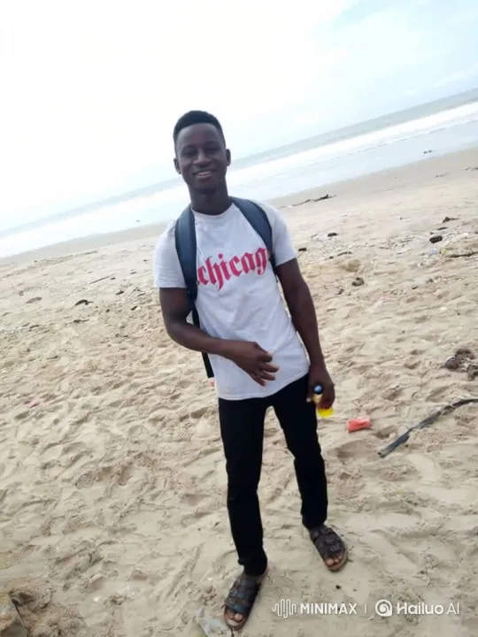 Young Man Invited into Rolls Royce on Sandy Beach – AI Generated Video | Hailuo AI