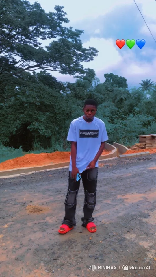 Young Man in Nature, Steady Gaze, Slow Push-In – AI Generated Video | Hailuo AI
