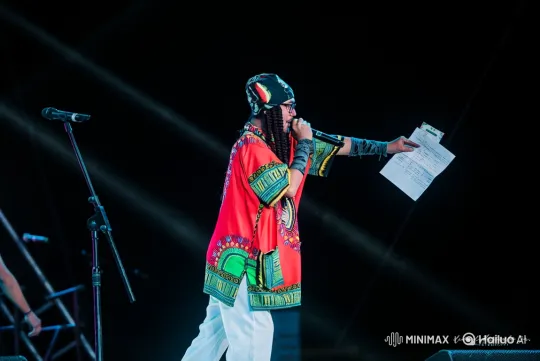 Male Singer Performing with Backup Dancers and Engaging Audience – AI Generated Video | Hailuo AI