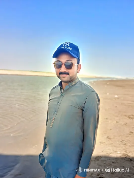 Man in Traditional Shirt Enters SUV on Beach – AI Generated Video | Hailuo AI
