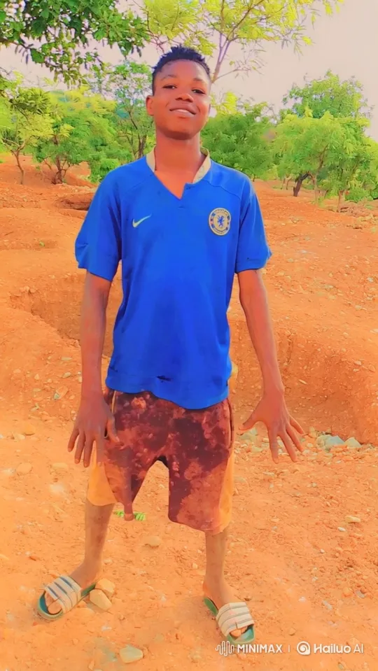 Young Person Approaches Camera with Friendly Wave – AI Generated Video | Hailuo AI