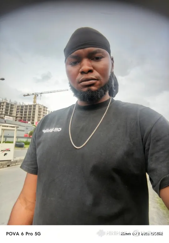 Portrait of a Determined Driver in Urban Setting – AI Generated Video | Hailuo AI