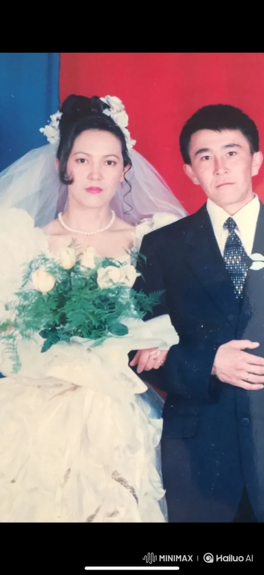 Vintage Wedding Portrait: A Moment of Joy – AI Generated Video | Hailuo AI
