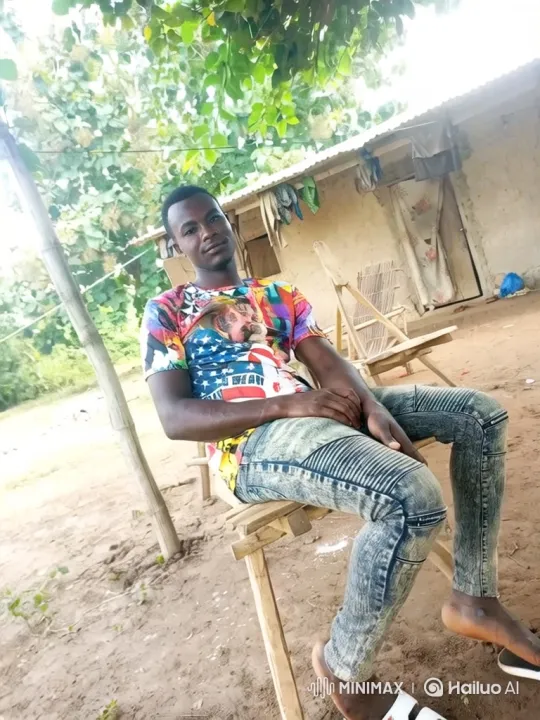 Man on Bench: Rural Setting Tracking Shot – AI Generated Video | Hailuo AI