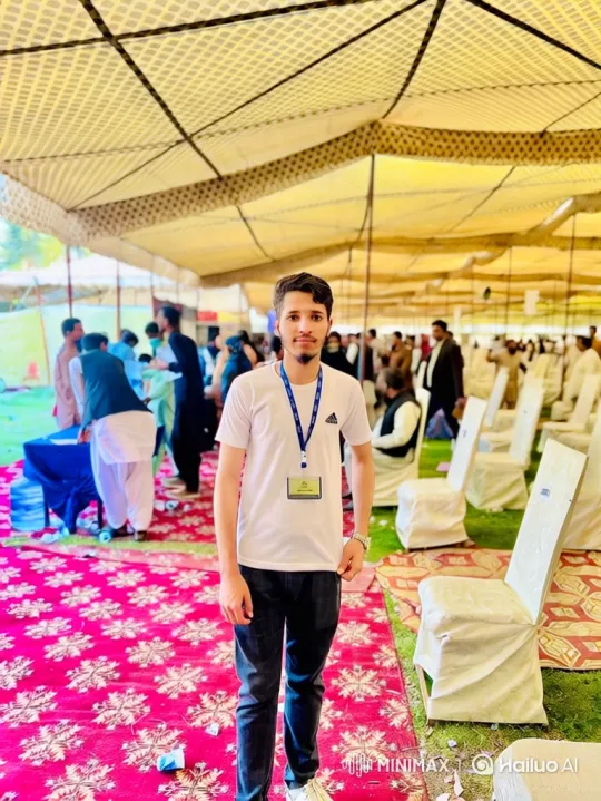 Young Man Enters SUV at Outdoor Event – AI Generated Video | Hailuo AI