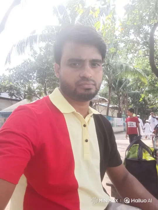 Man in Color-Blocked Polo Amidst Outdoor Activity – AI Generated Video | Hailuo AI
